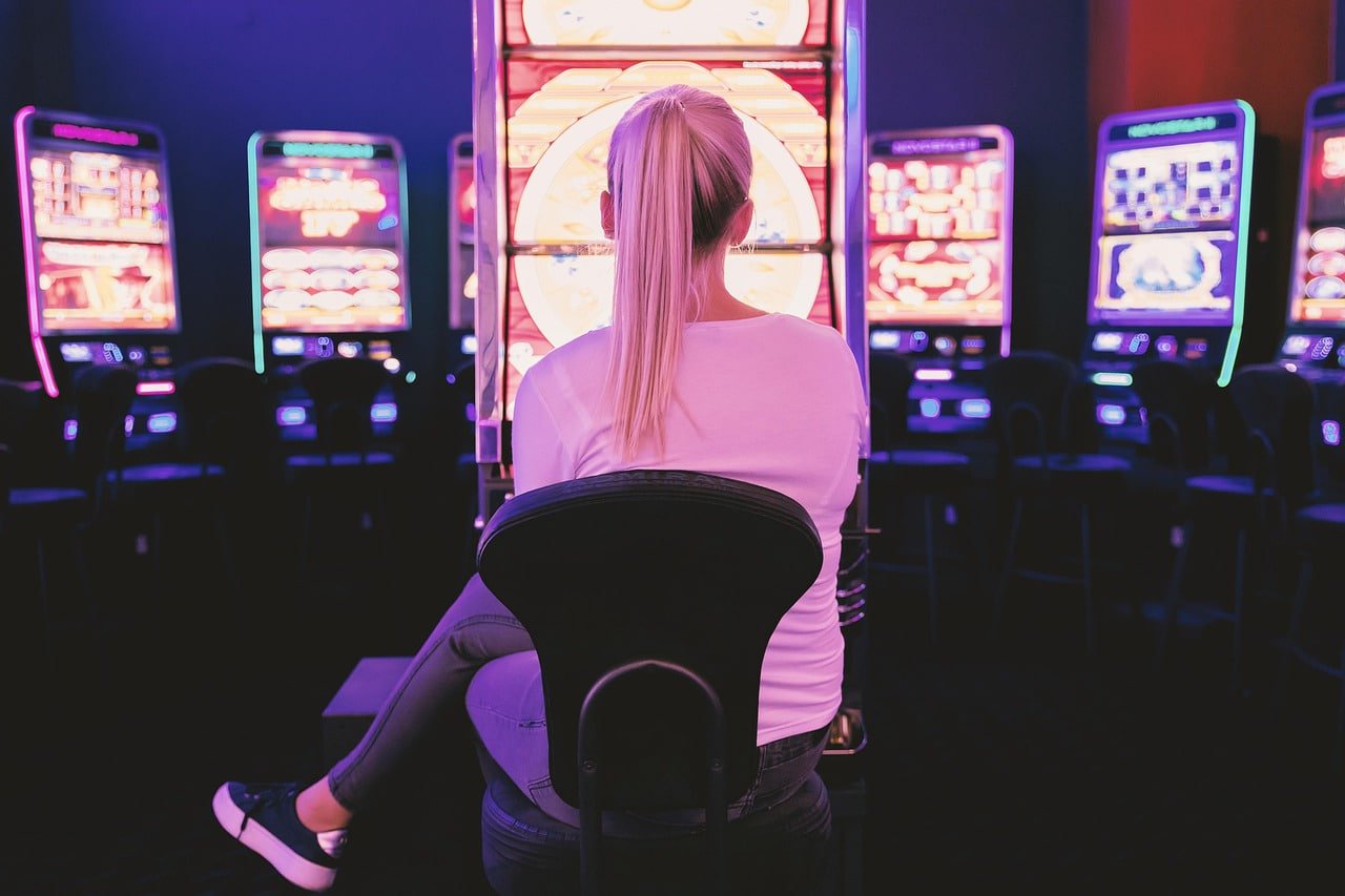 Grafik visual tren deposit dan penarikan kapten slot per bulan